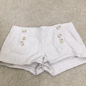 Express beige shorts